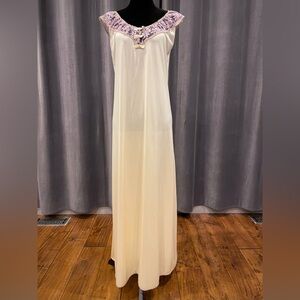 Vintage yellow nightgown